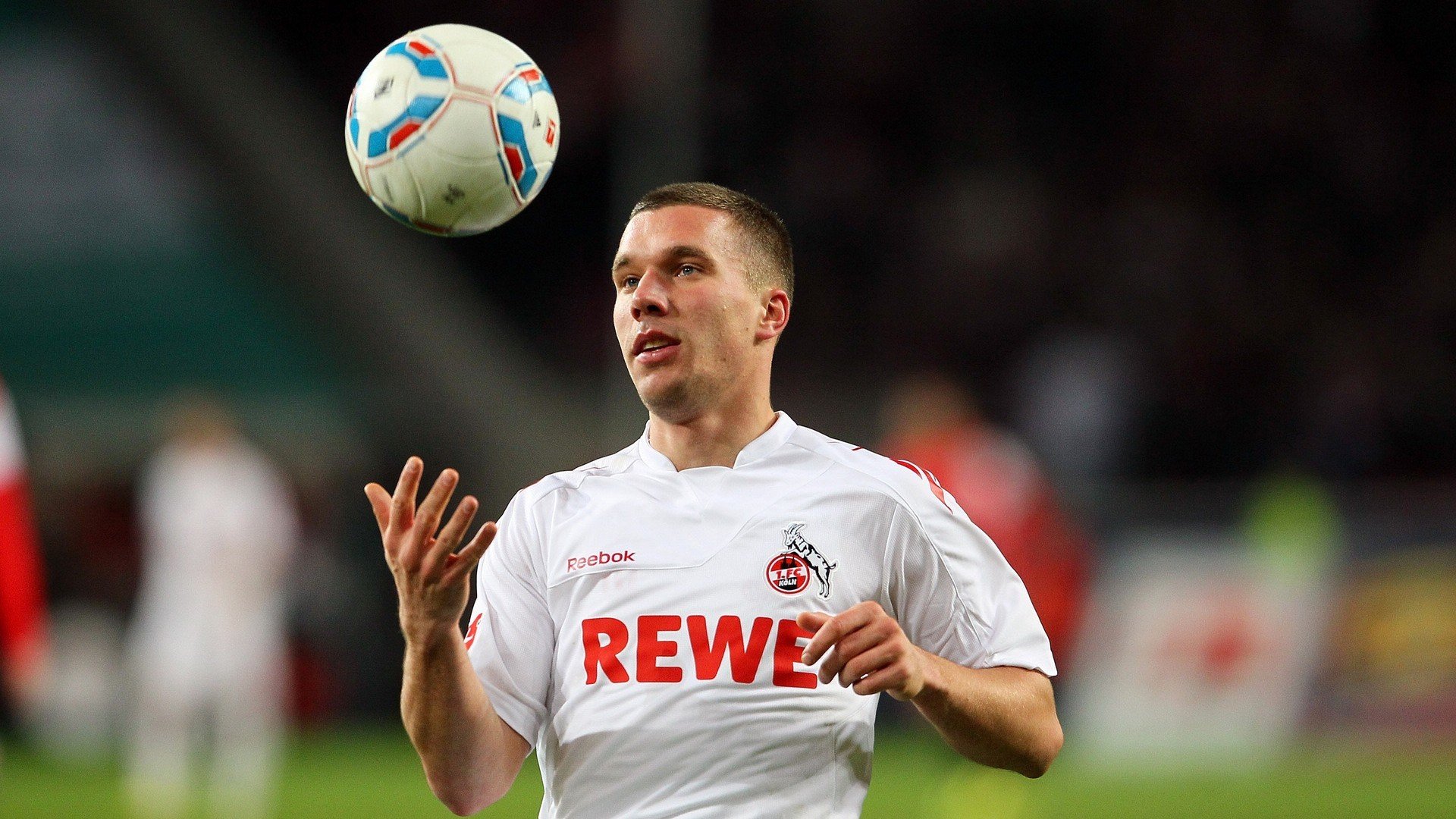 克洛普不断创新战术，带队冲击历史佳绩