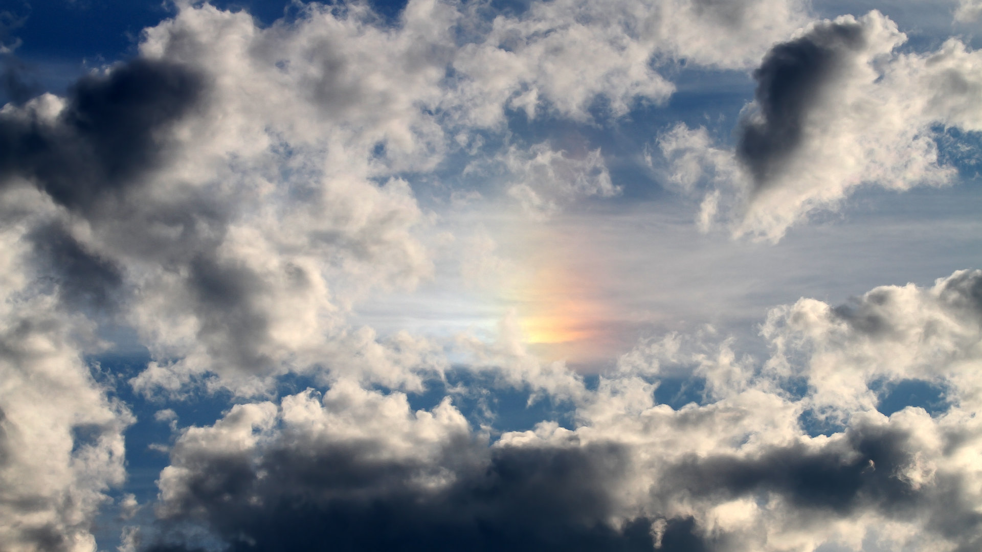 中国青少年篮球联赛网络直播热潮不断,吸引大量观众,中国青少年篮球协会